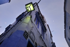 Cae el azul de la noche sobre el azul de Chefchouen