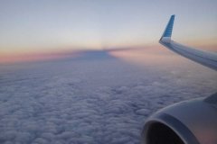Atardecer sobre las nubes